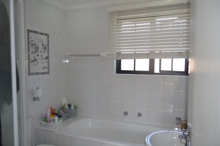 3 Bedroom Property for Sale in Heritage Park Western Cape